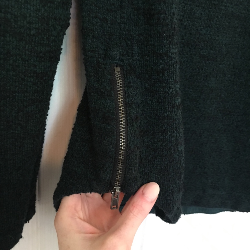 Women’s Green Sweater With Zipper Details Size s